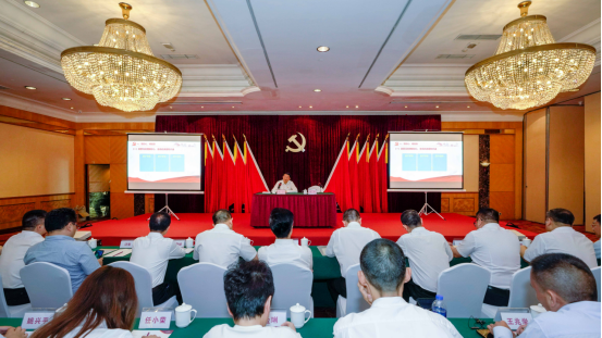 尊龙凯时集团任丁书记带头讲授“不忘初心、牢记使命”主题教育专题党课